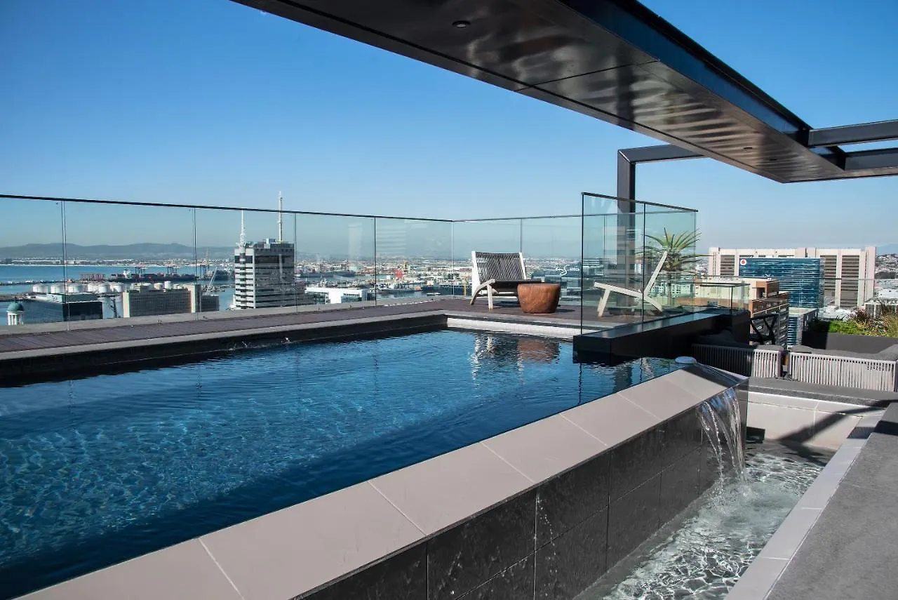 Luxurious 1 Bedroom Apartment location